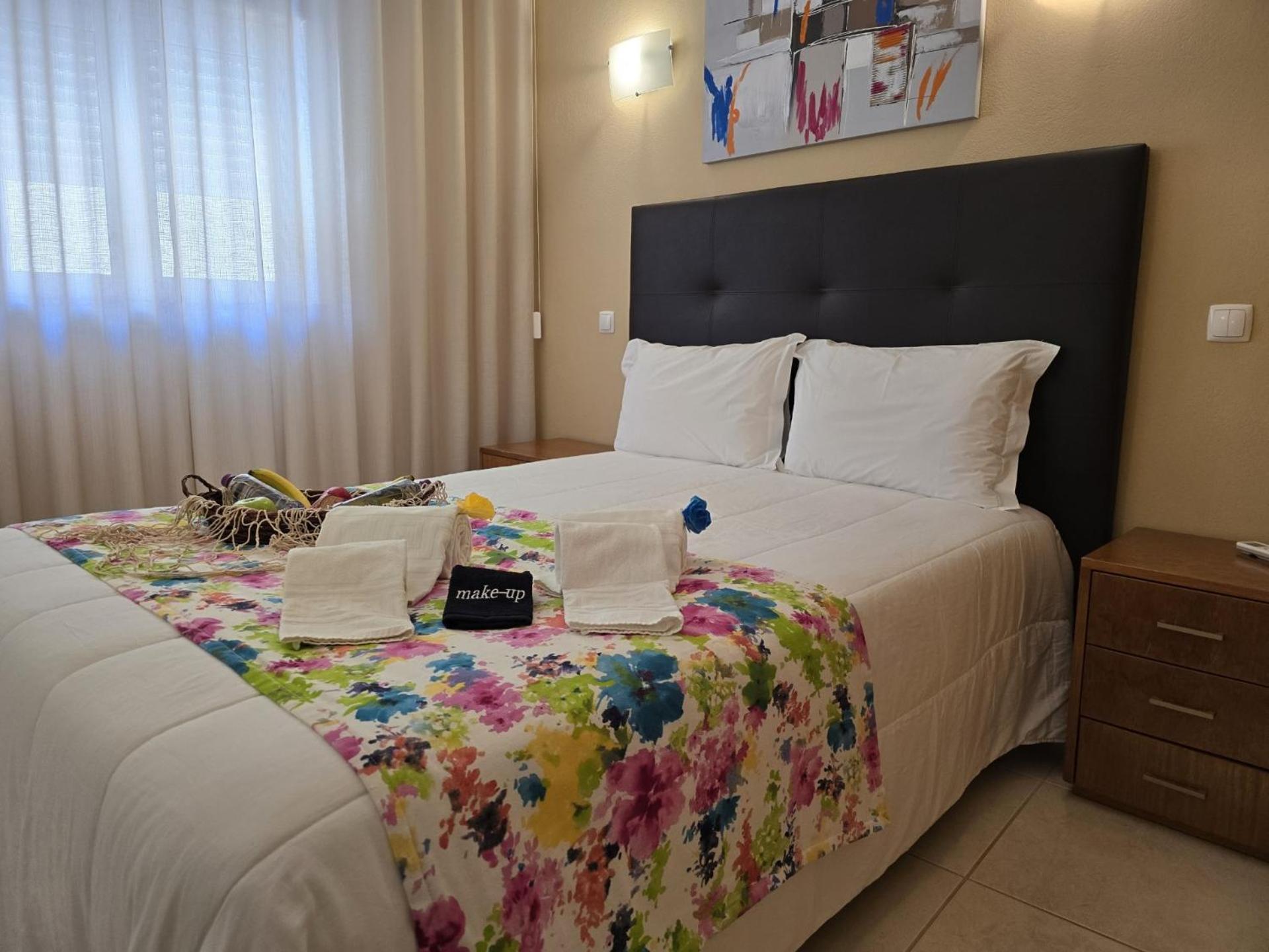 Lc'S Guesthouse Lagos Exterior foto
