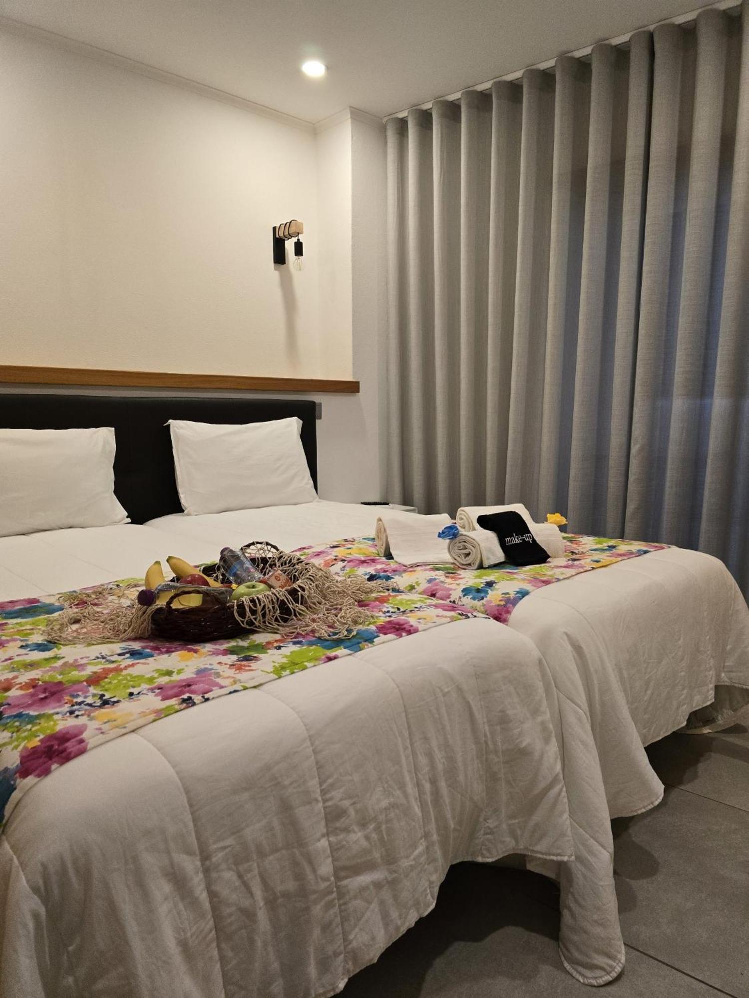Lc'S Guesthouse Lagos Exterior foto